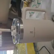 Avaliação da Renata Oliveira usando o copo
